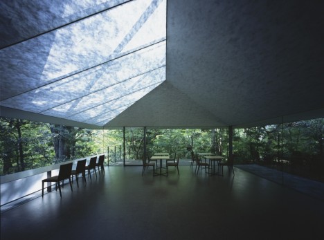 Photo: © FUJITSUKA Mitsumasa Photo: © FUJITSUKA Mitsumasa
