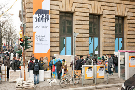 Macht Kunst Exhibitiong