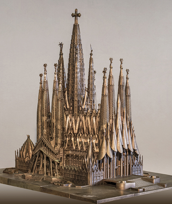 GAUDí AND THE SAGRADA FAMíLIA