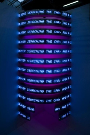 Jenny Holzer, Thorax, 2008, 12 double-sided, curved LED signs (lower two signs with two elements each): white diodes on front; red & blue diodes, 2648 x 1466.9 mm © Courtesy of the artist and The Broad