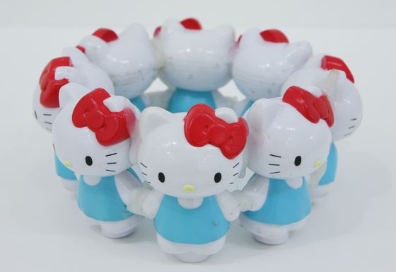 fuji_happyring_whitecat8_560-thumb-560x384-869.jpg