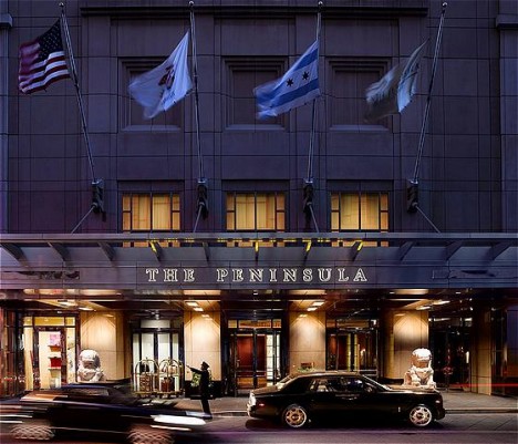 The Peninsula Chicago Front Entrance © The Peninsula Chicago