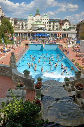 © Budapest Spas Inc.