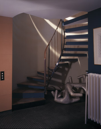 Winding staircase in 2 Willow Road, London © National Trust Images / Dennis Gilbert