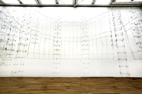 「Zero Gravity」Rie Kawakami, グループ展「DOMANI明日展」, 国立新美術館（東京）, 2009年 Photo: 玉井幹郎