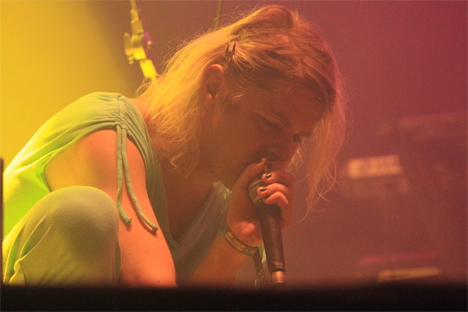 16 Ariel Pink