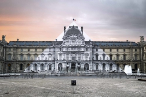 JR Pyramide du Louvre © JR-ART.NET