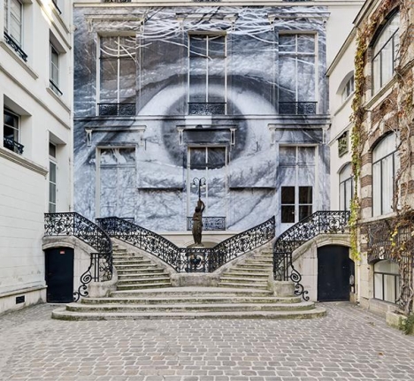 JR, The Wrinkles of the City, Los Angeles, Robert’s eye, 2011, Facade of Galerie Perrotin, Paris. Photo: Florian Kleinefenn © JR. Courtesy of Galerie Perrotin